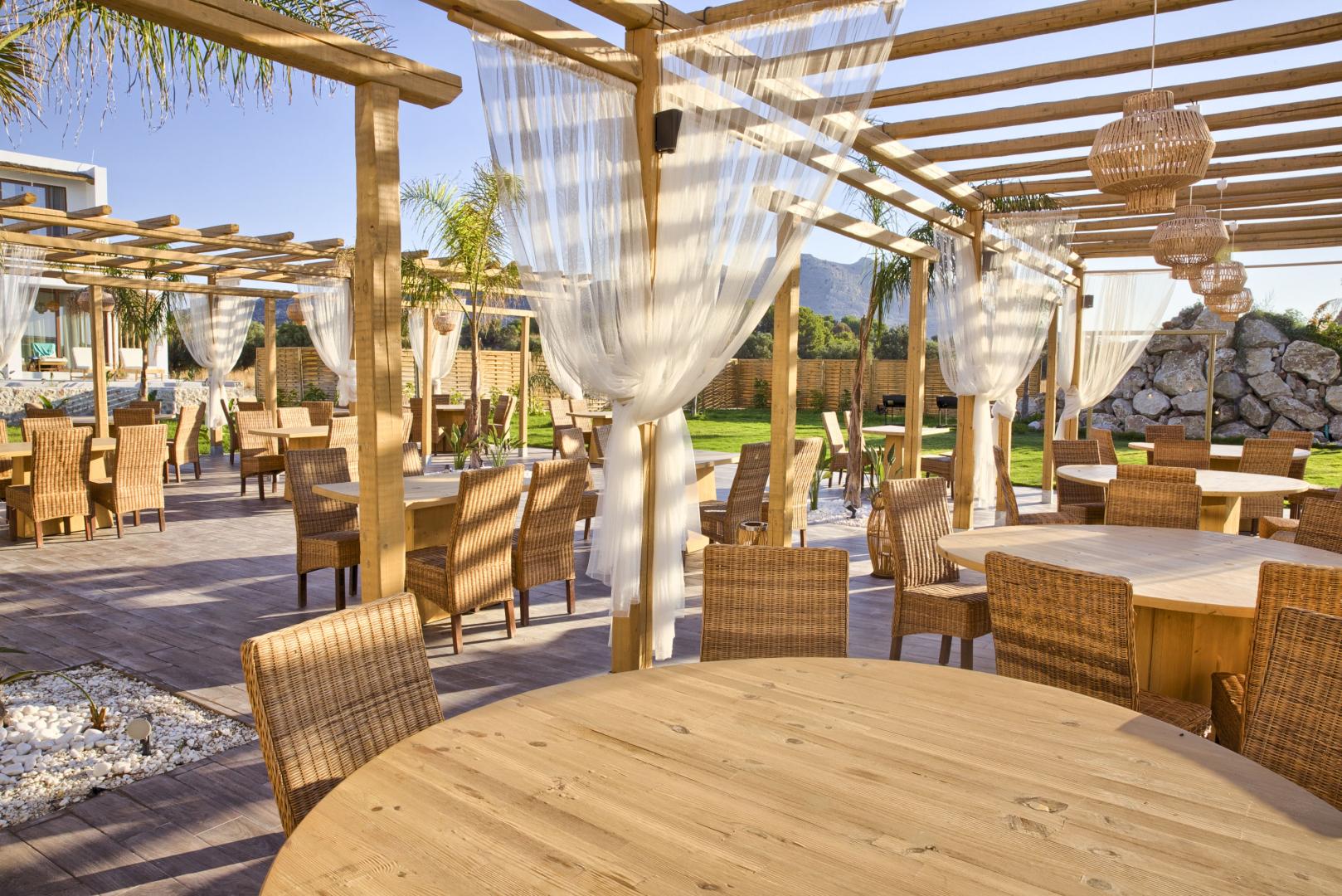 Alia Luxury Suites & Spa Beachfront Hotel foto 37