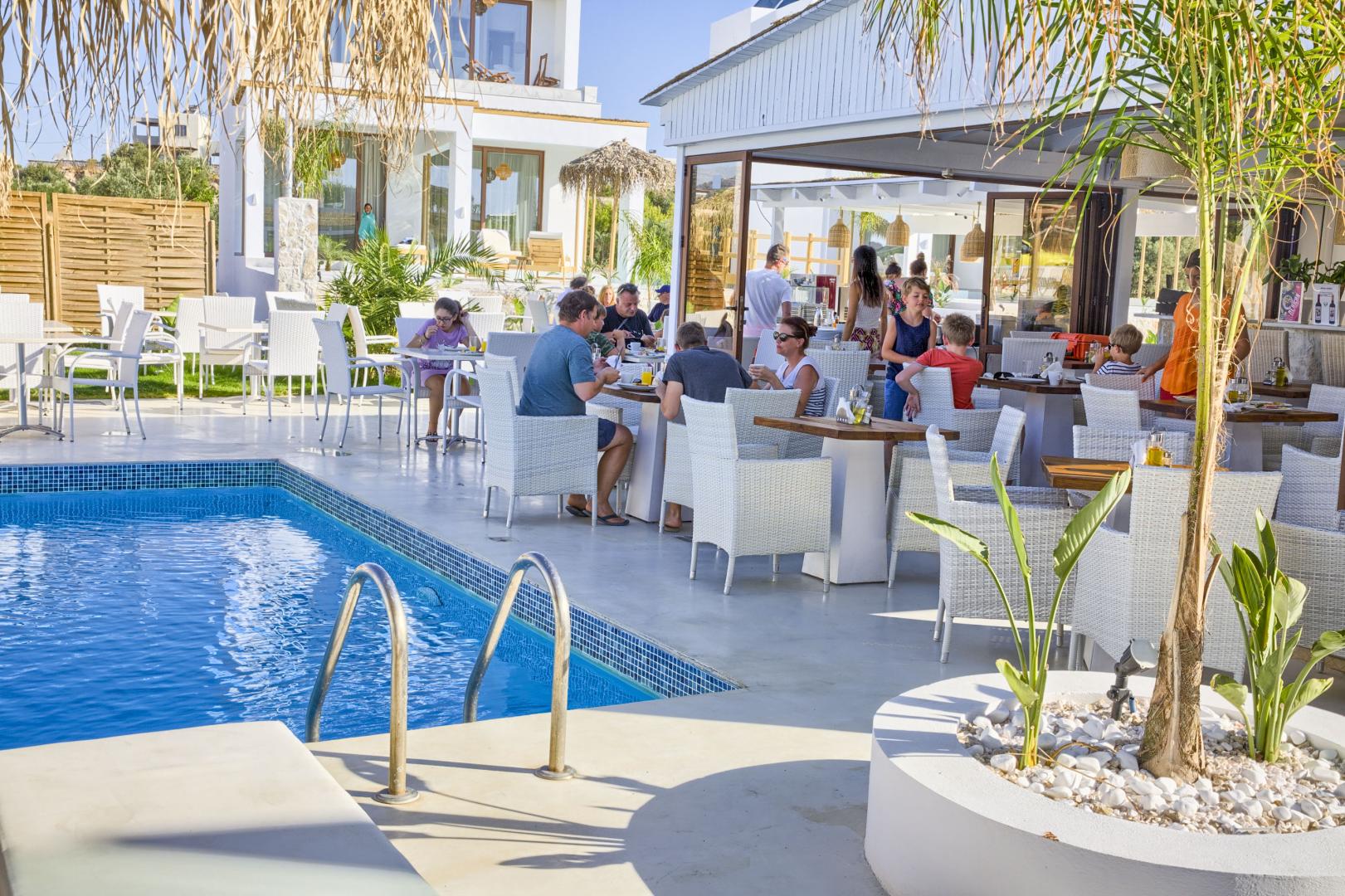 Alia Luxury Suites & Spa Beachfront Hotel foto 12