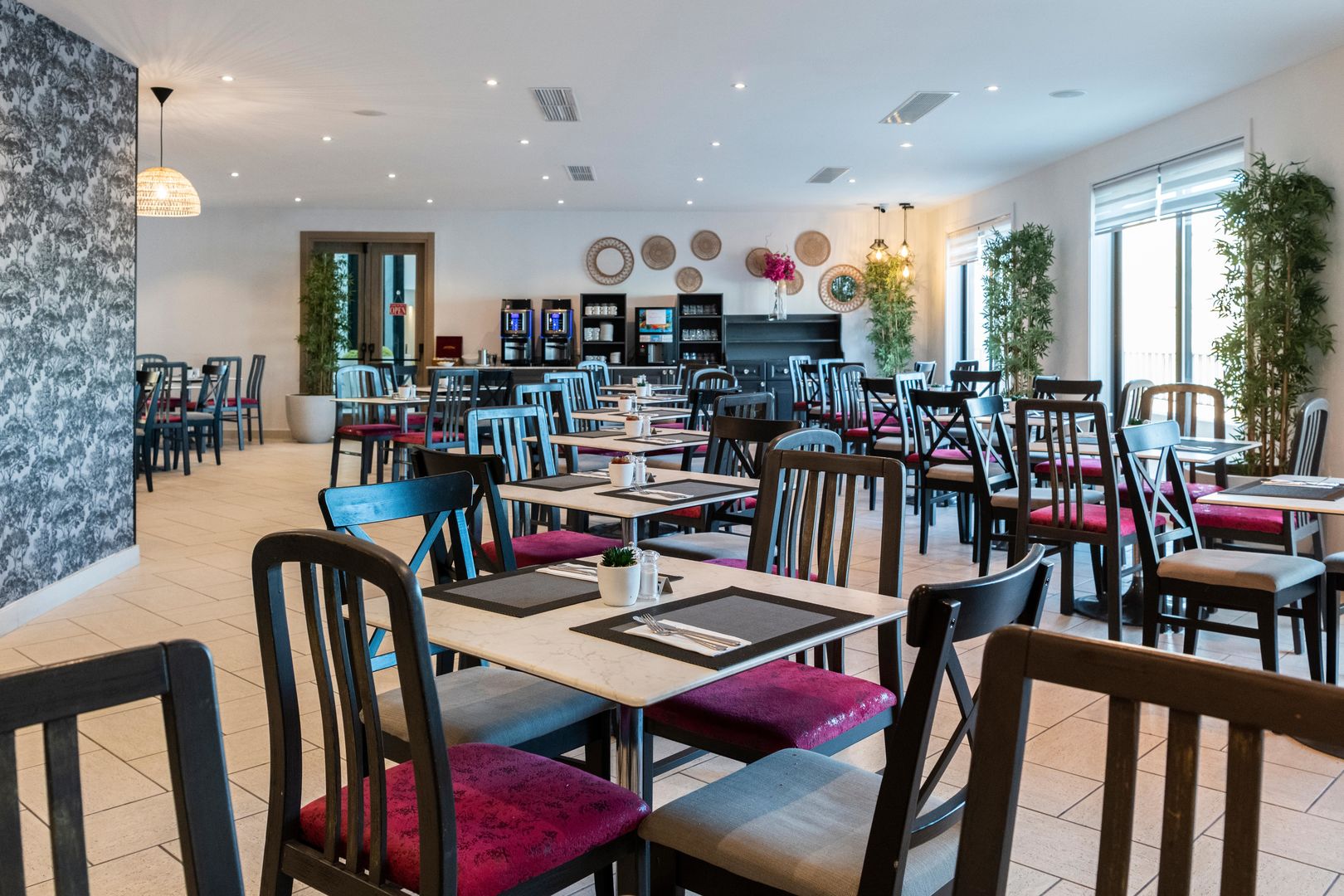 Plaza Regency Hotel image 1