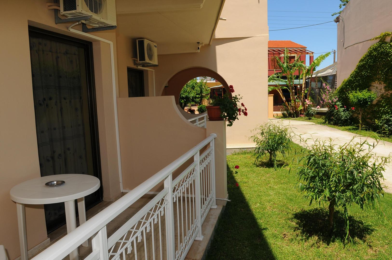Toulas Apartments foto 7