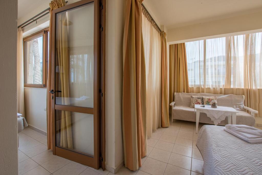 Danelis Studios & Apartments foto 13