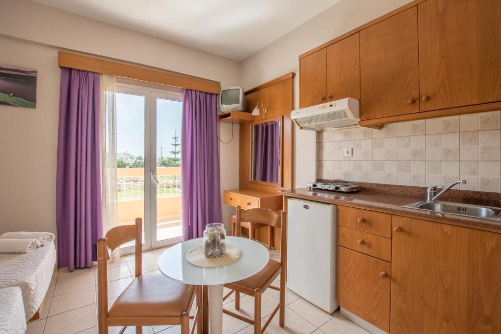 Danelis Studios & Apartments foto 7