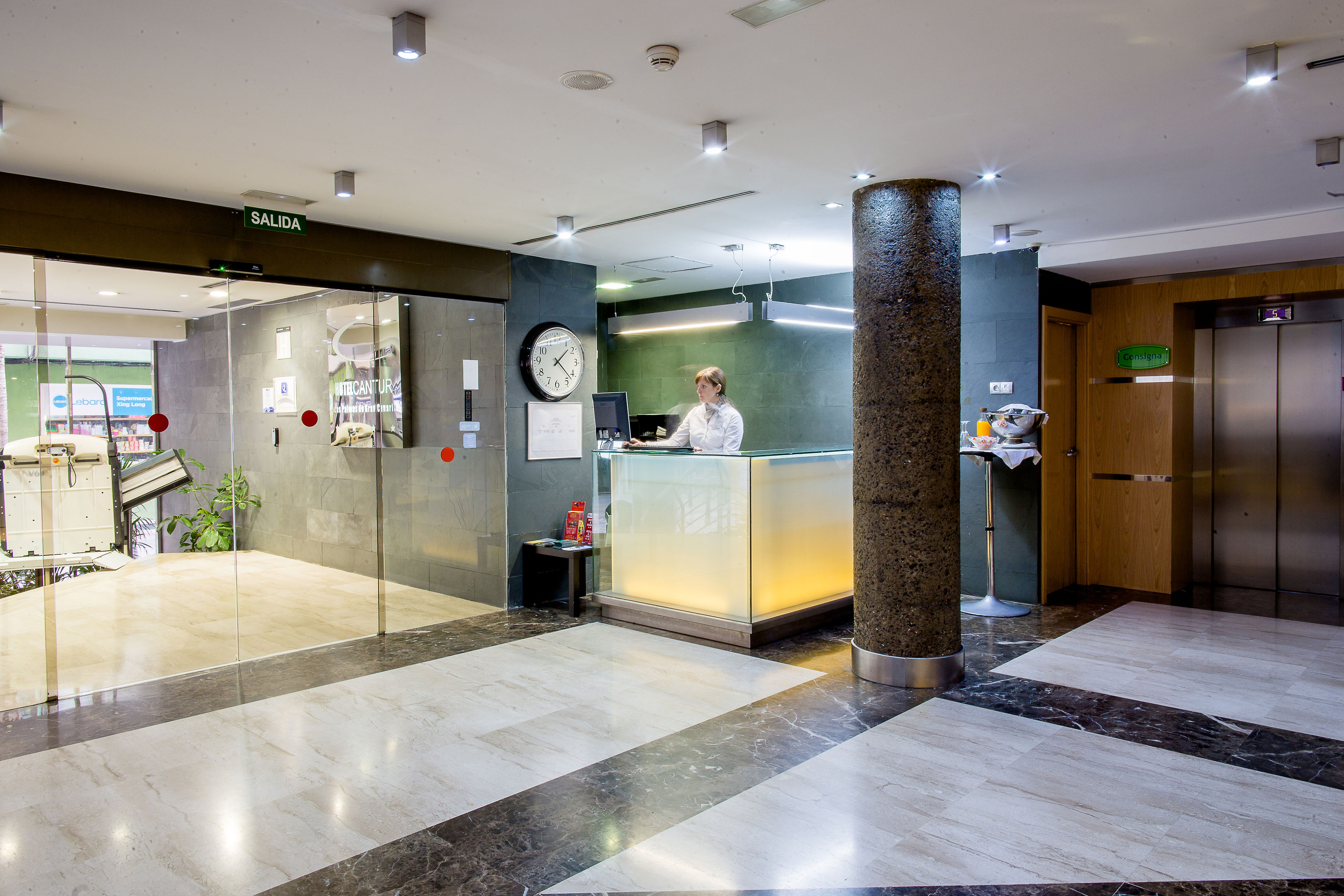 Lobby met receptie — Exe Las Palmas