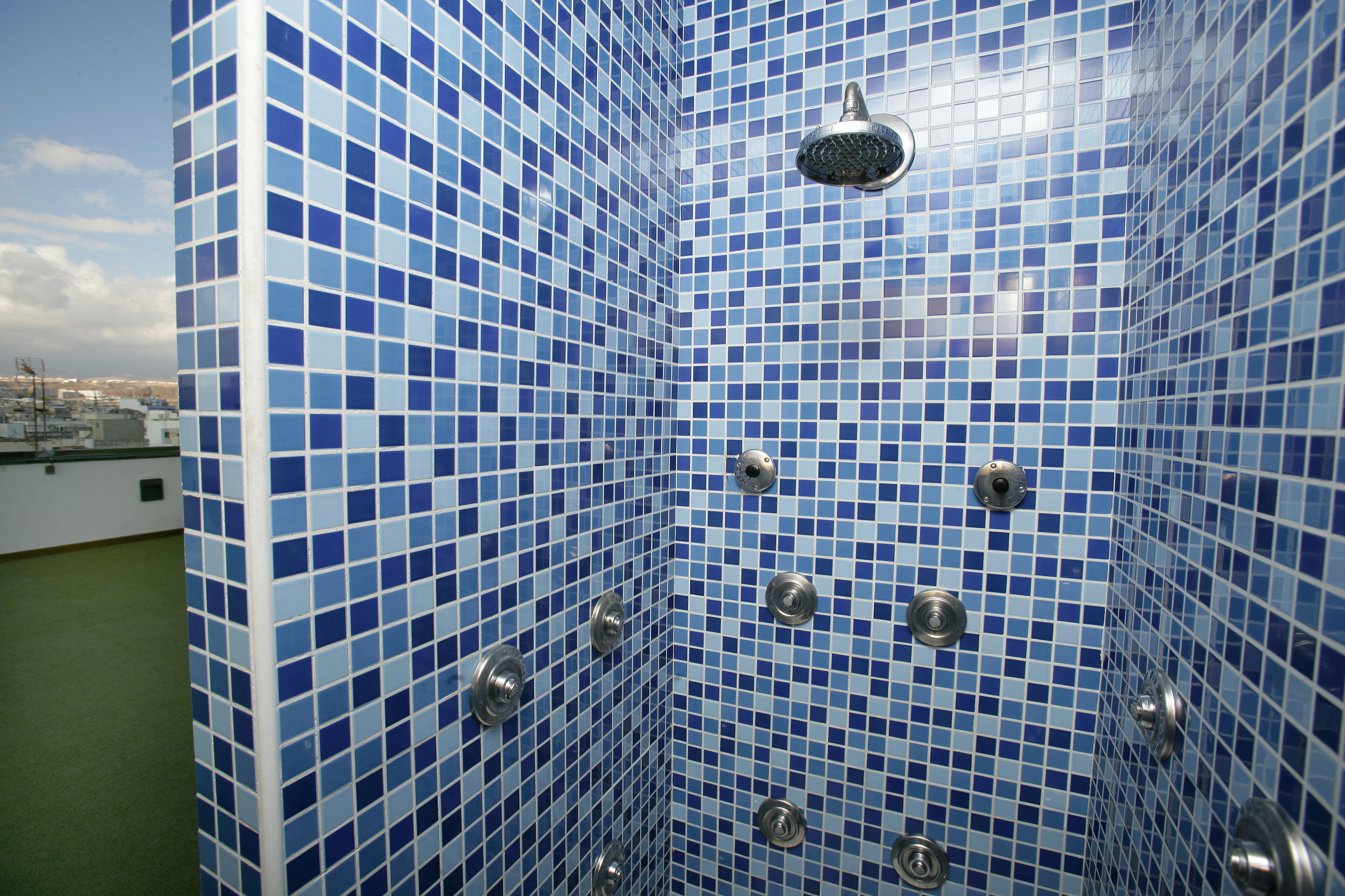 Badkamer met inloopdouche — Exe Las Palmas