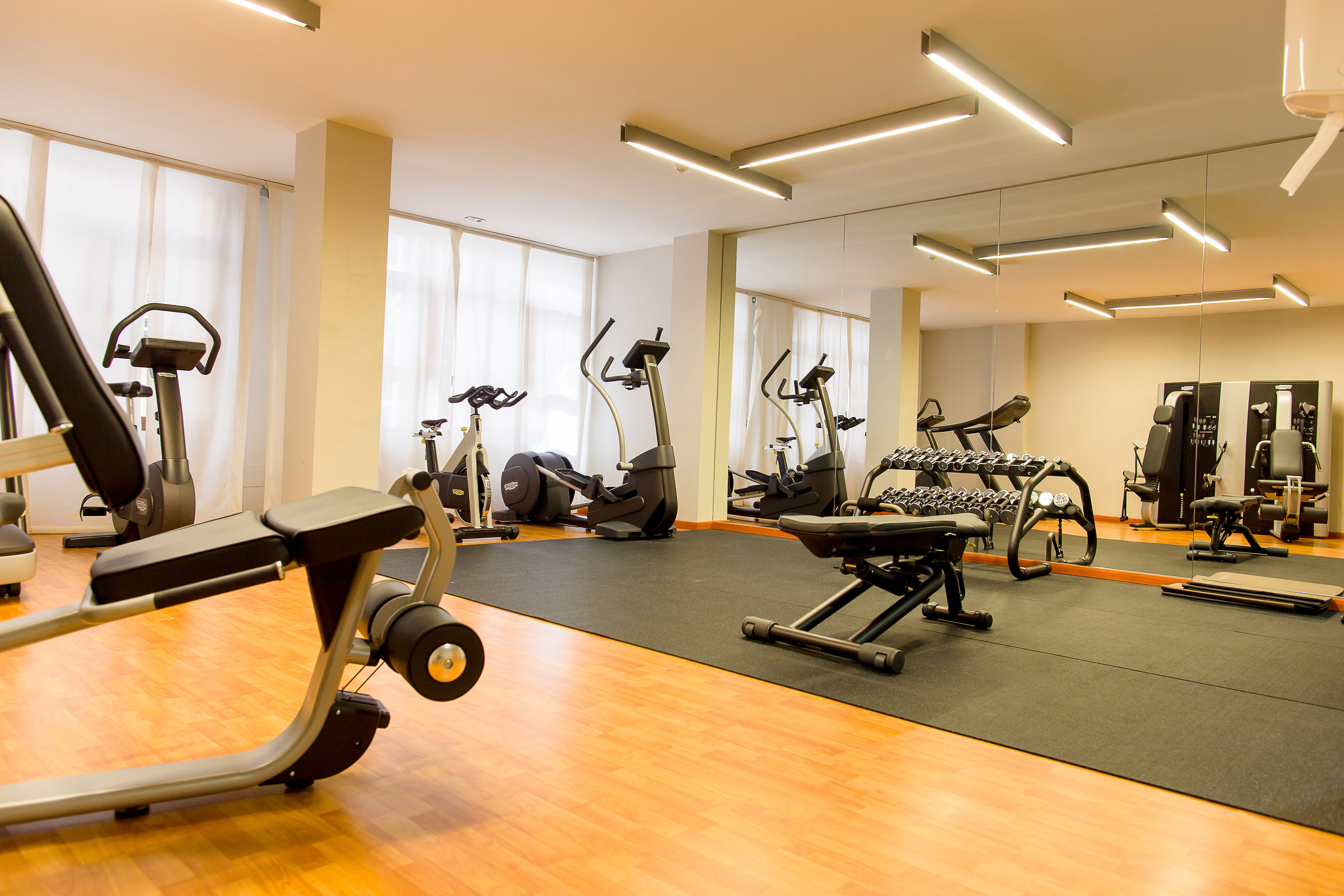 Fitnessruimte met cardio-apparaten — Exe Las Palmas