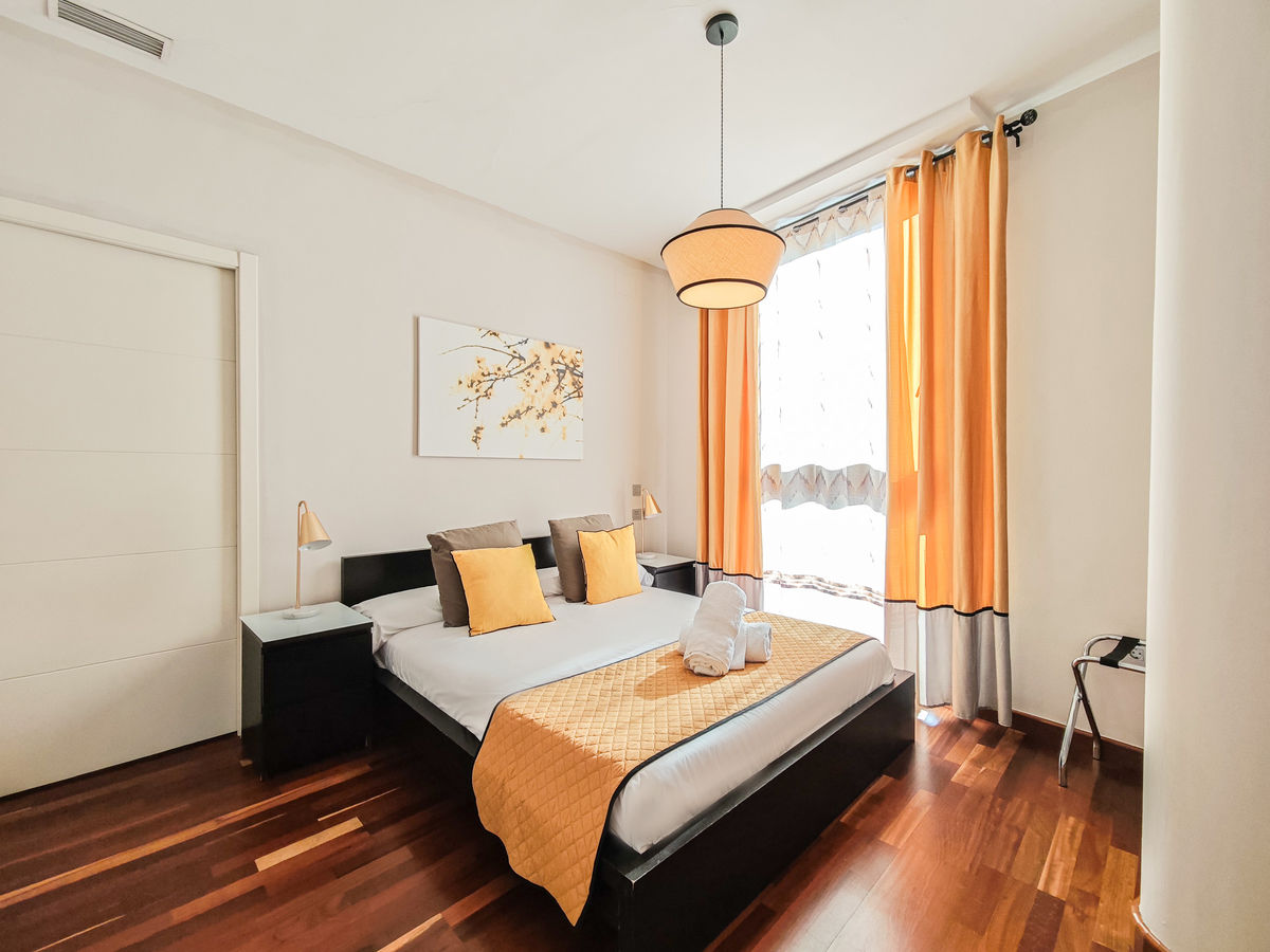 AZZ Sevilla Torre de la Plata image 1