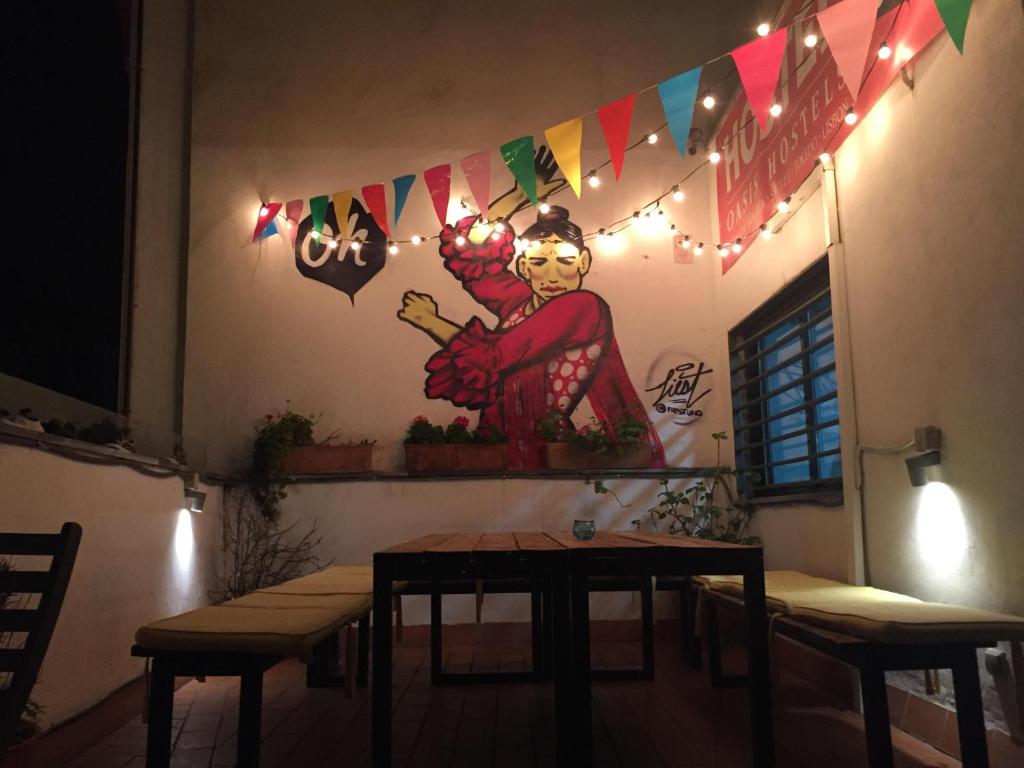 Oasis Backpackers Hostel Sevilla image 3