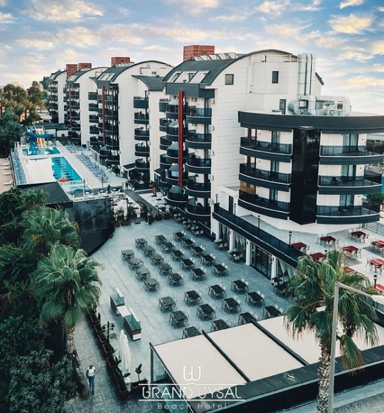 Grand Uysal Beach Hotel image 1