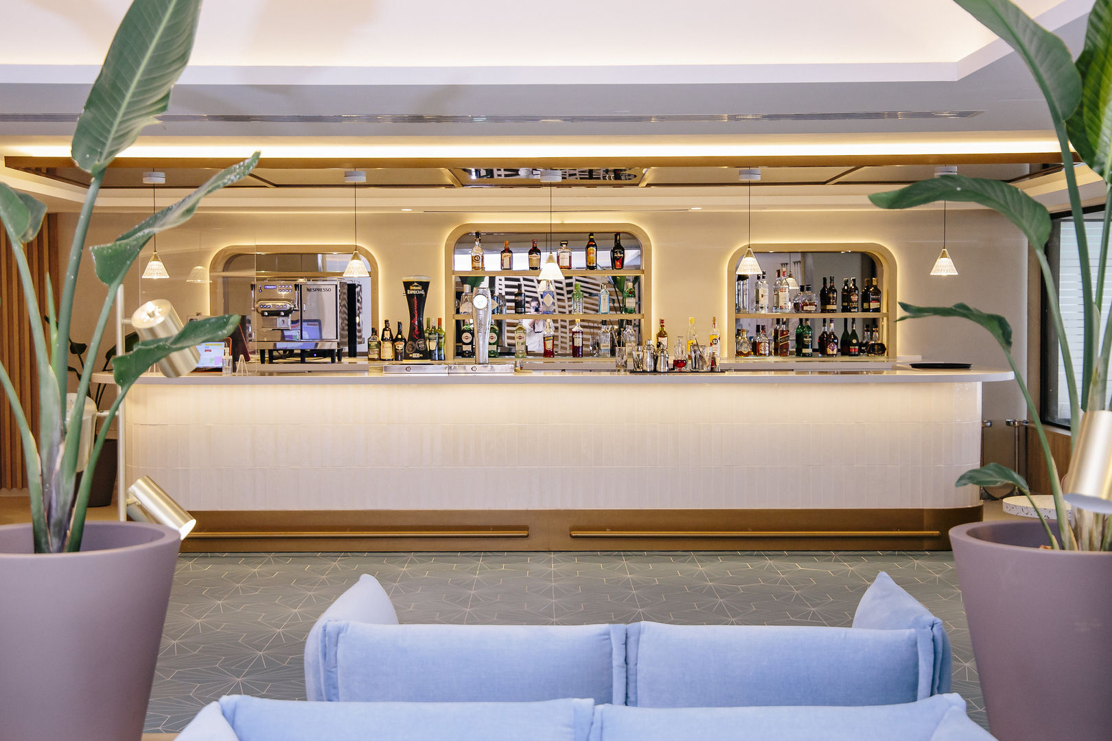 Hotel Cristina by Tigotan image 3