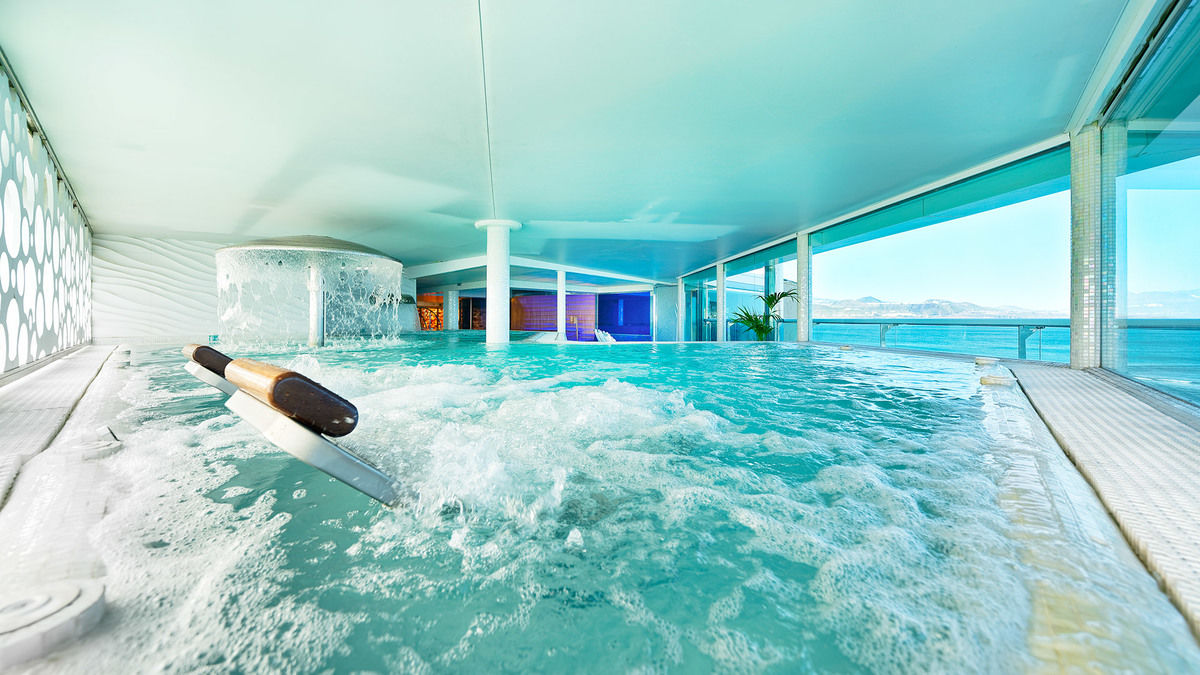 Bull Hotel Reina Isabel & Spa image 3