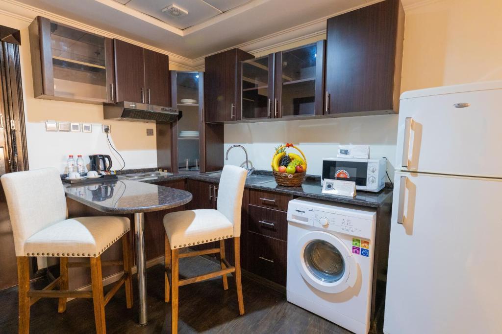 Ewan Ajman Suites Hotel foto 4