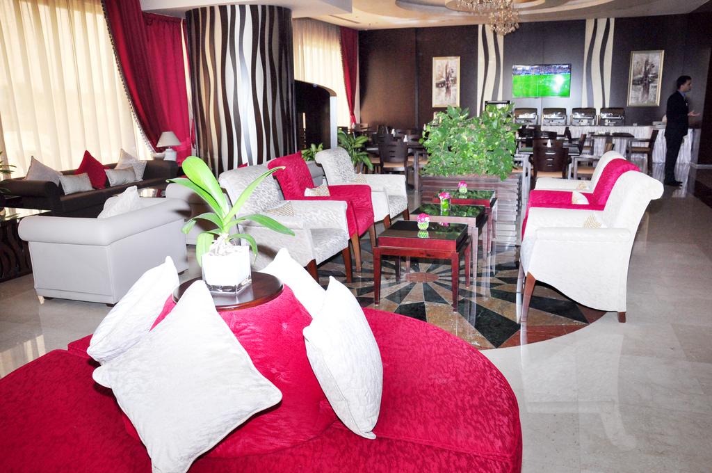 Ewan Ajman Suites Hotel foto 3