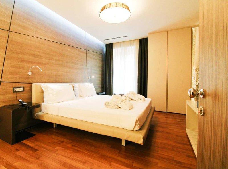 Divina Luxury Hotel image 3