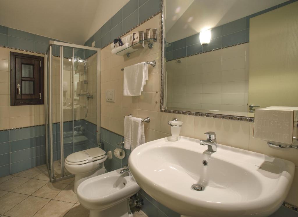 Al Pescatore Hotel & Restaurant image 2