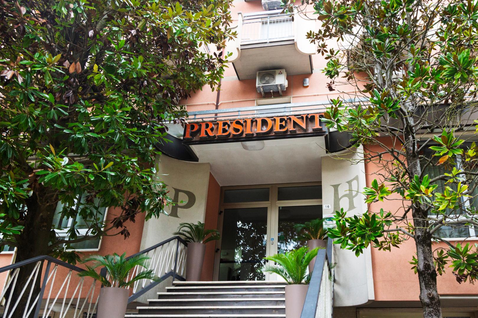 President foto 32