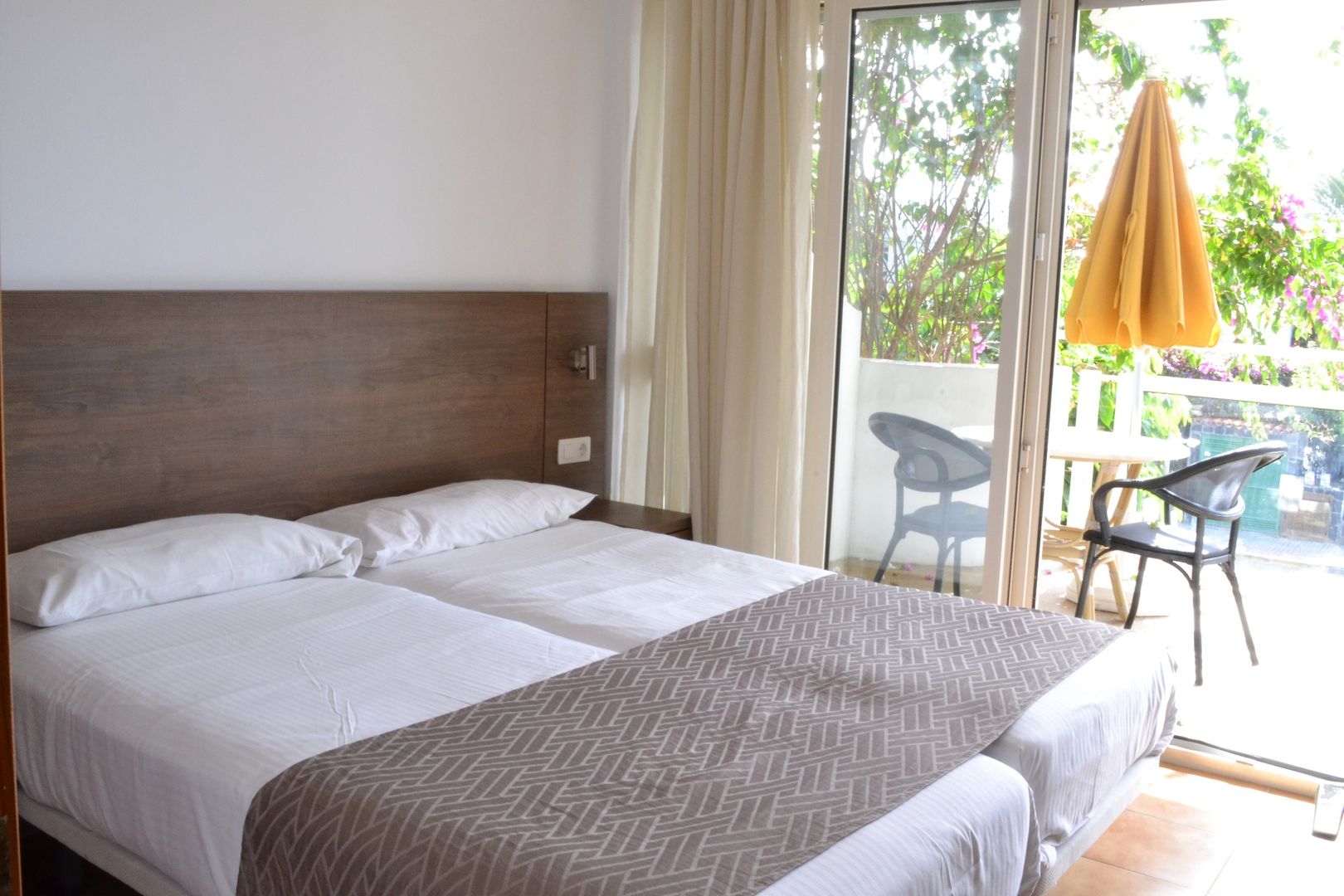 Apartamentos Montemayor image 1