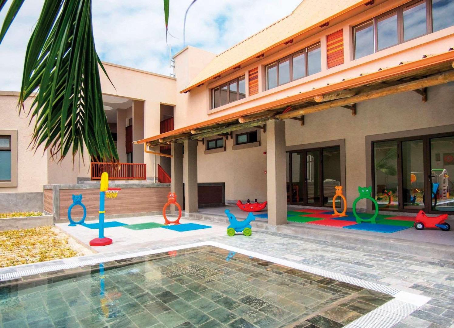 Crystals Beach Resort Belle Mare, a member of Radisson Individuals foto 4