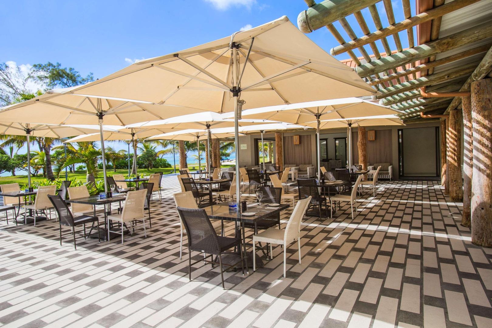 Crystals Beach Resort Belle Mare, a member of Radisson Individuals foto 3