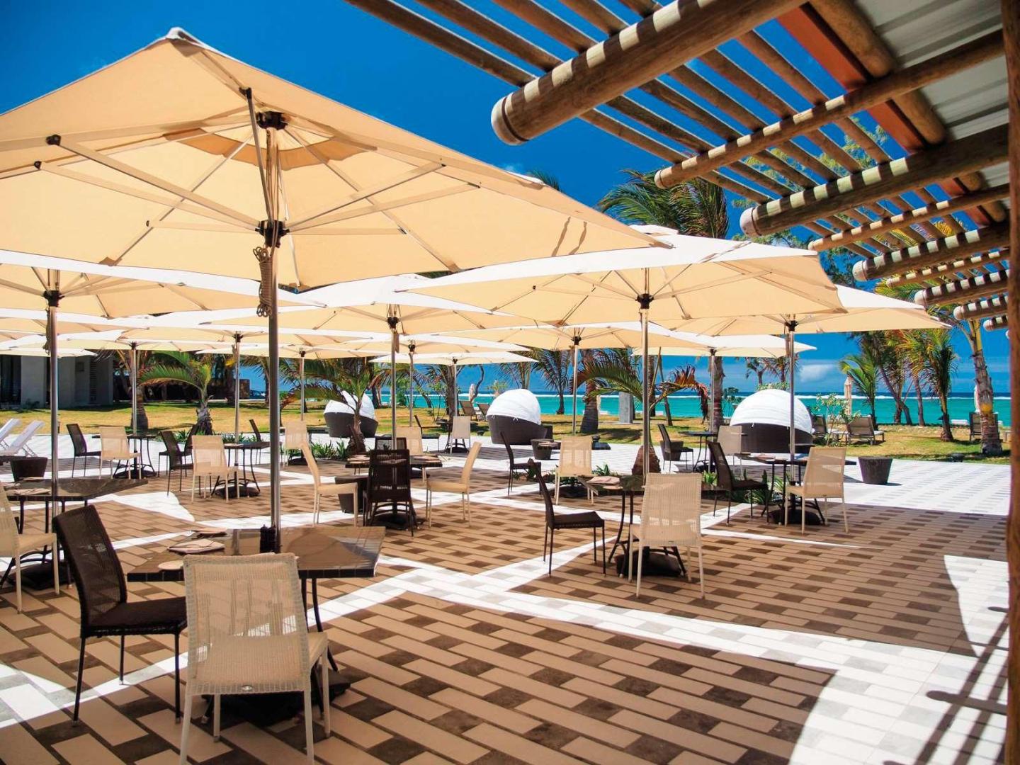 Crystals Beach Resort Belle Mare, a member of Radisson Individuals foto 12