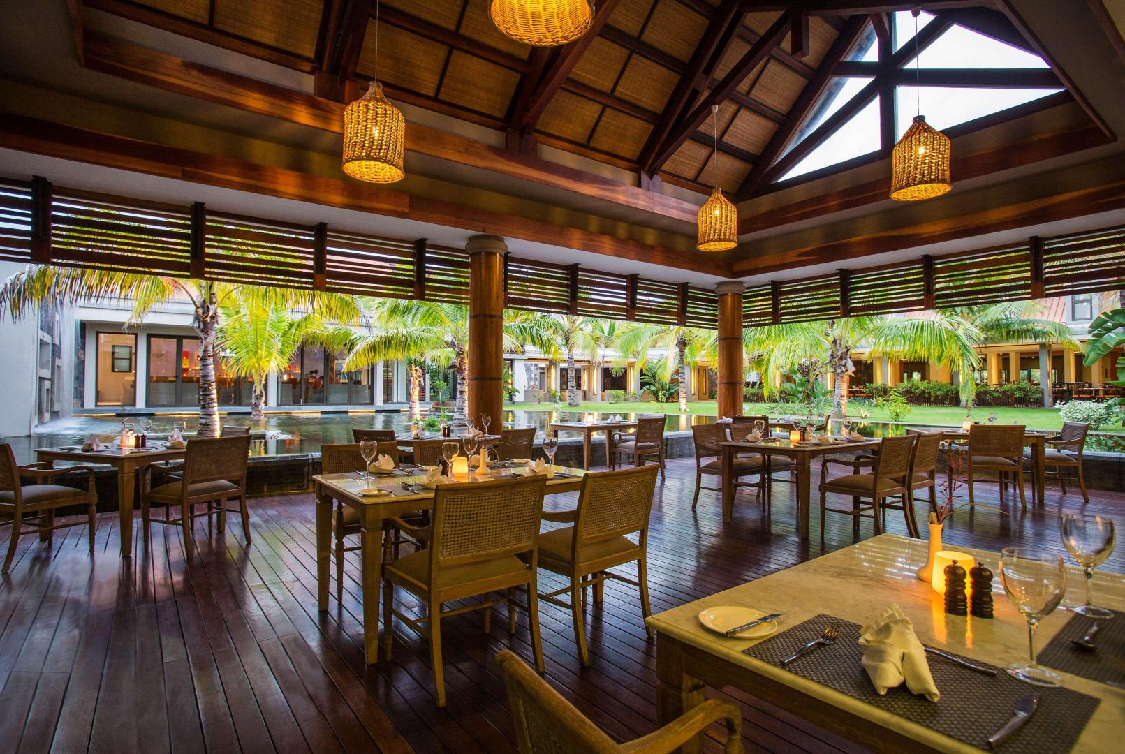Crystals Beach Resort Belle Mare, a member of Radisson Individuals foto 25