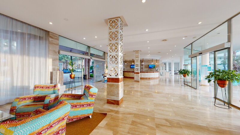 Tropic Garden Hotel & Apartments