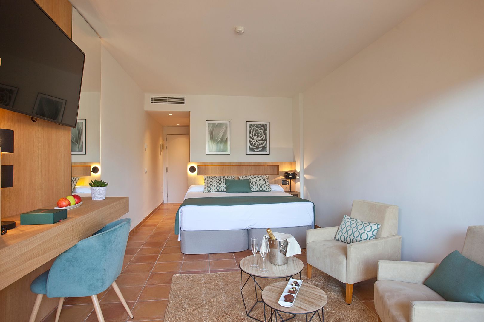 Mon Port Hotel & Spa image 1