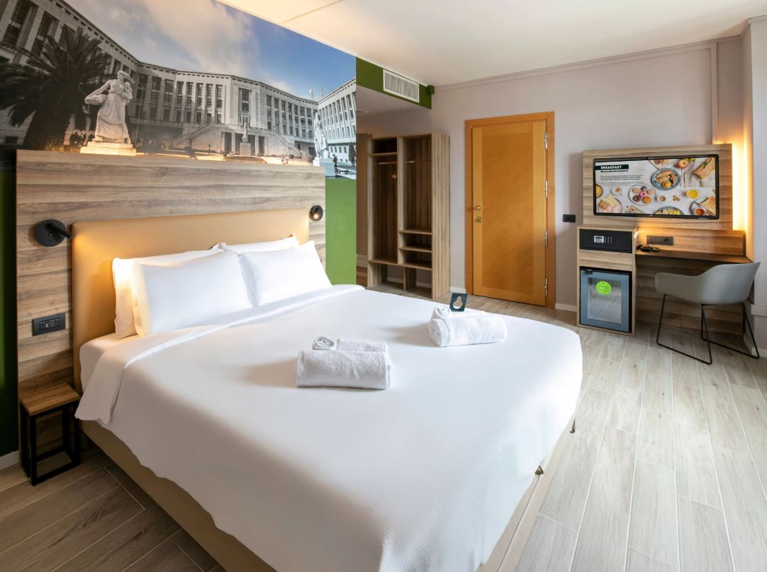 B&B HOTEL Latina image 1