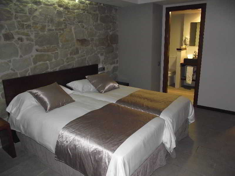 Palacio del Obispo de Graus image 1