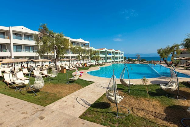 Robolla Beach Apart Hotel in Roda - foto 2