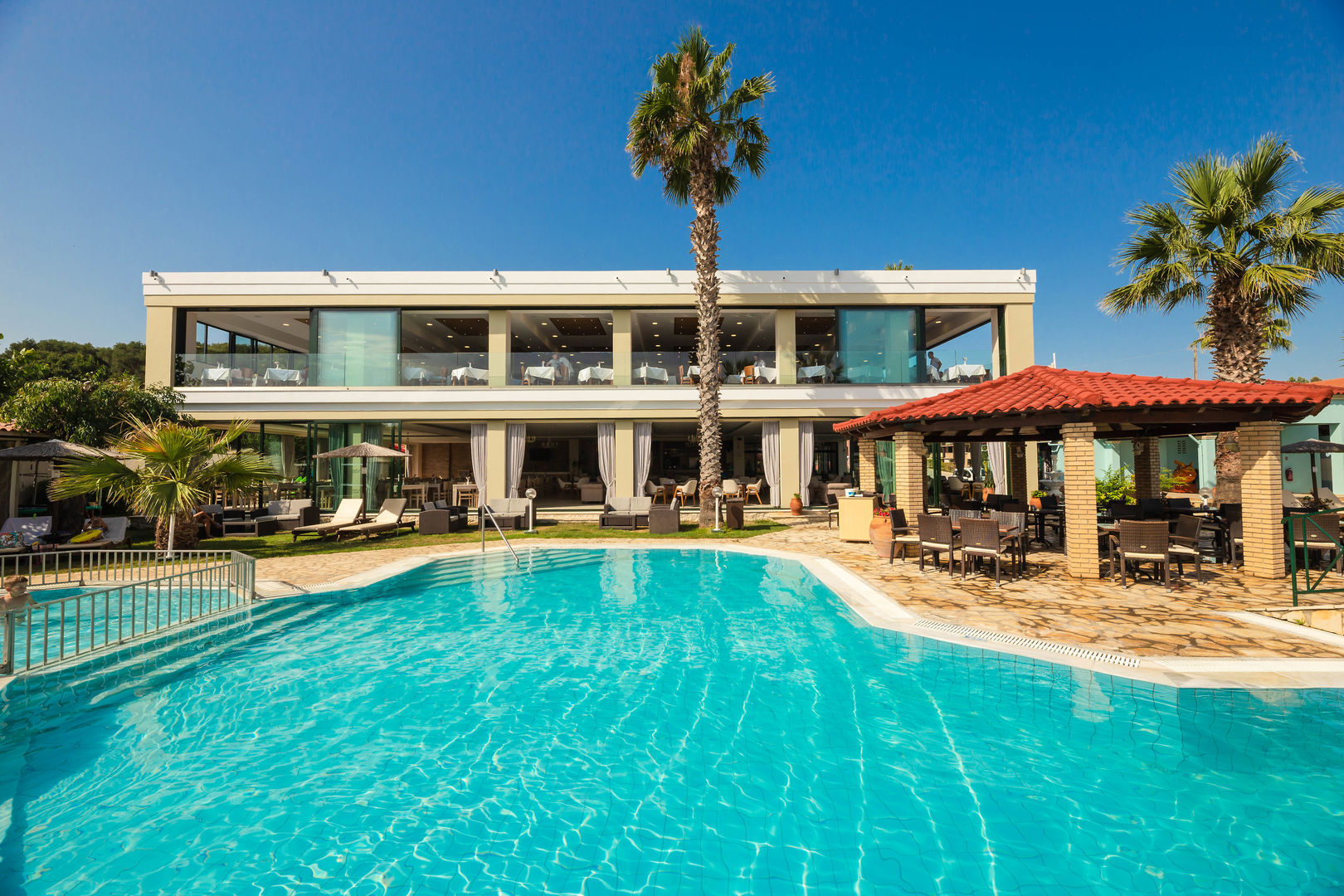 Robolla Beach Apart Hotel.