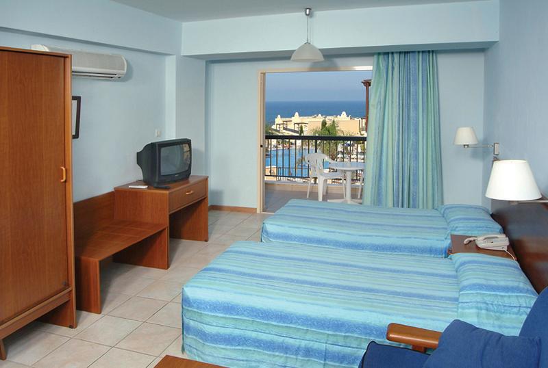 Louis Paphos Breeze foto 8