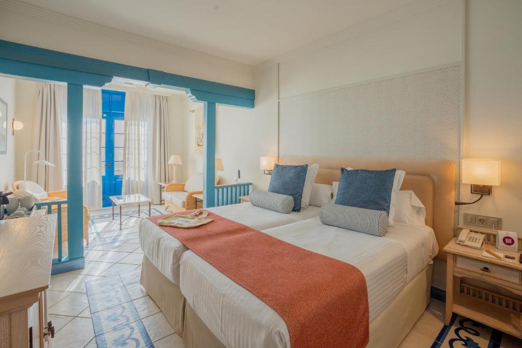 Hotel LIVVO Volcan Lanzarote image 1