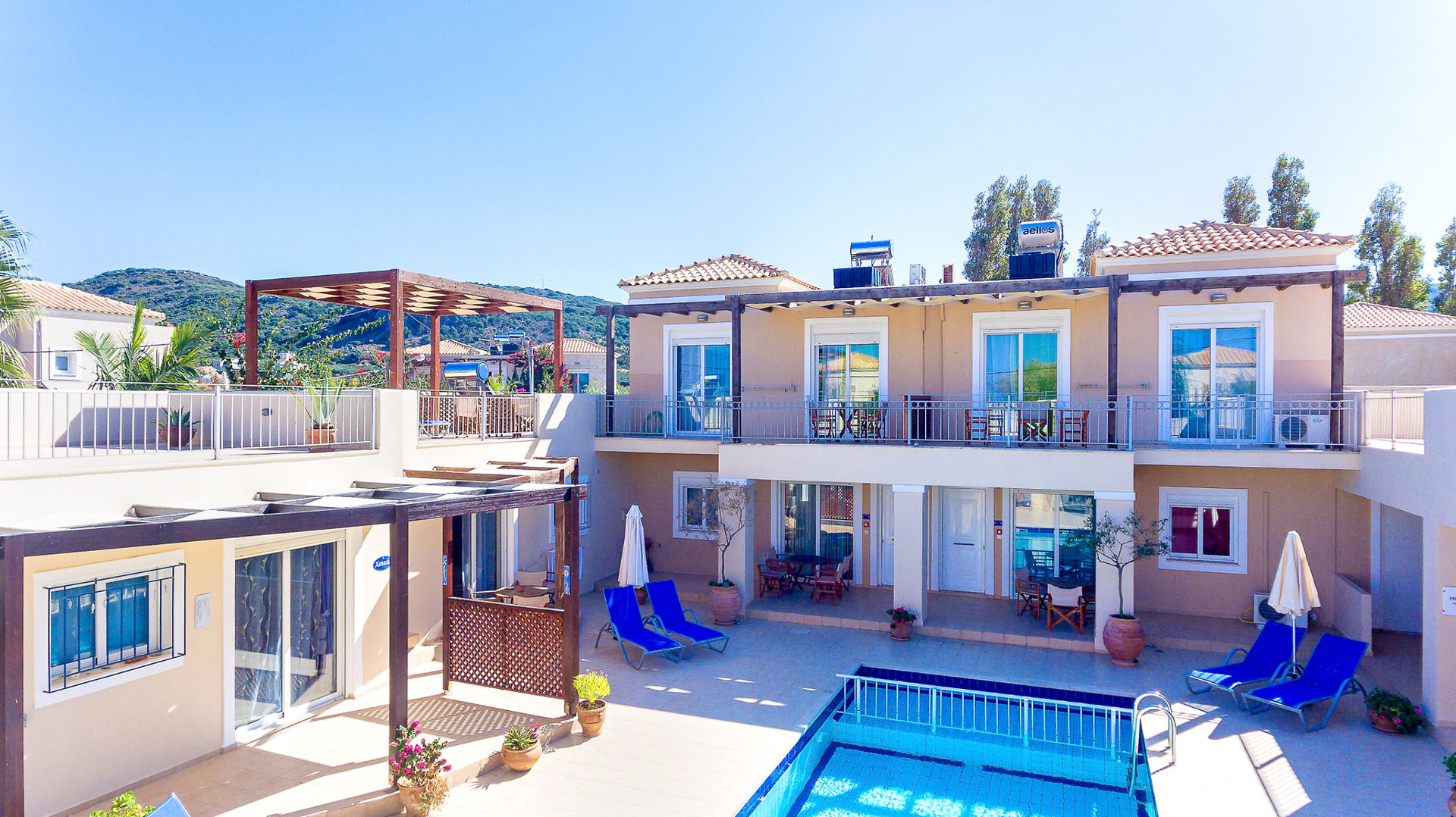 Azure Beach Sea Front Villas foto 7
