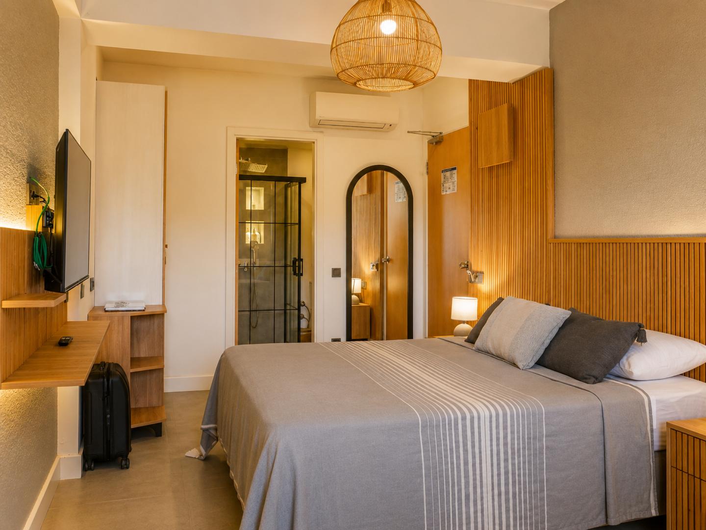Hotel Club-E image 1