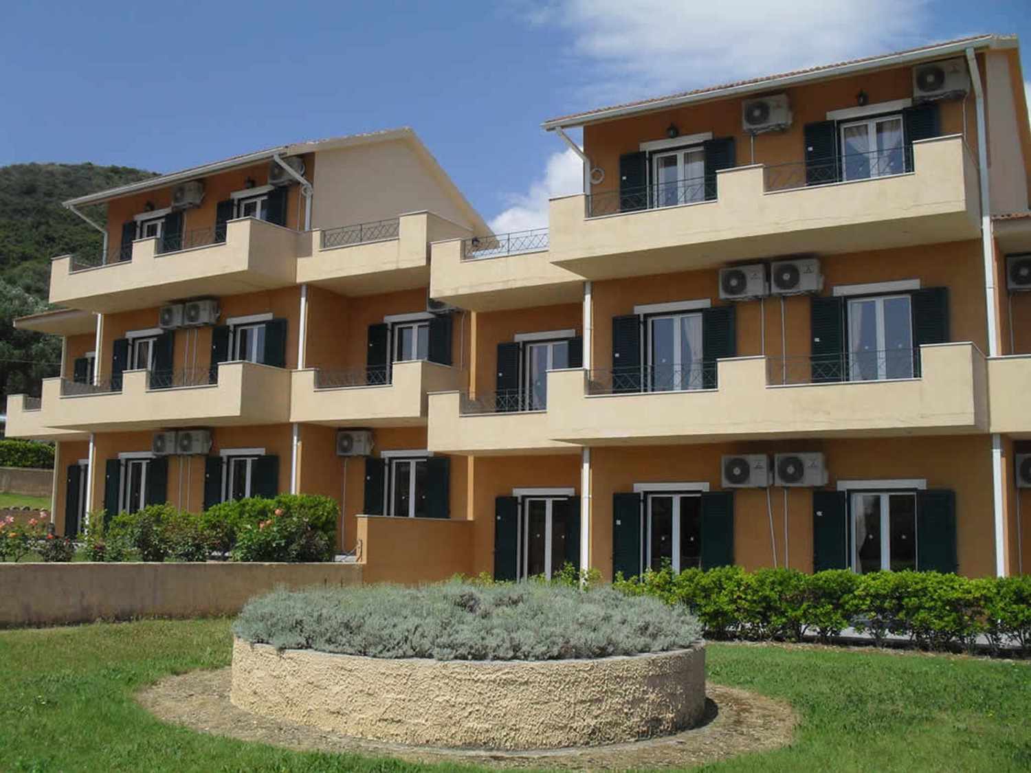 Filoxenia Hotel & Apartments.
