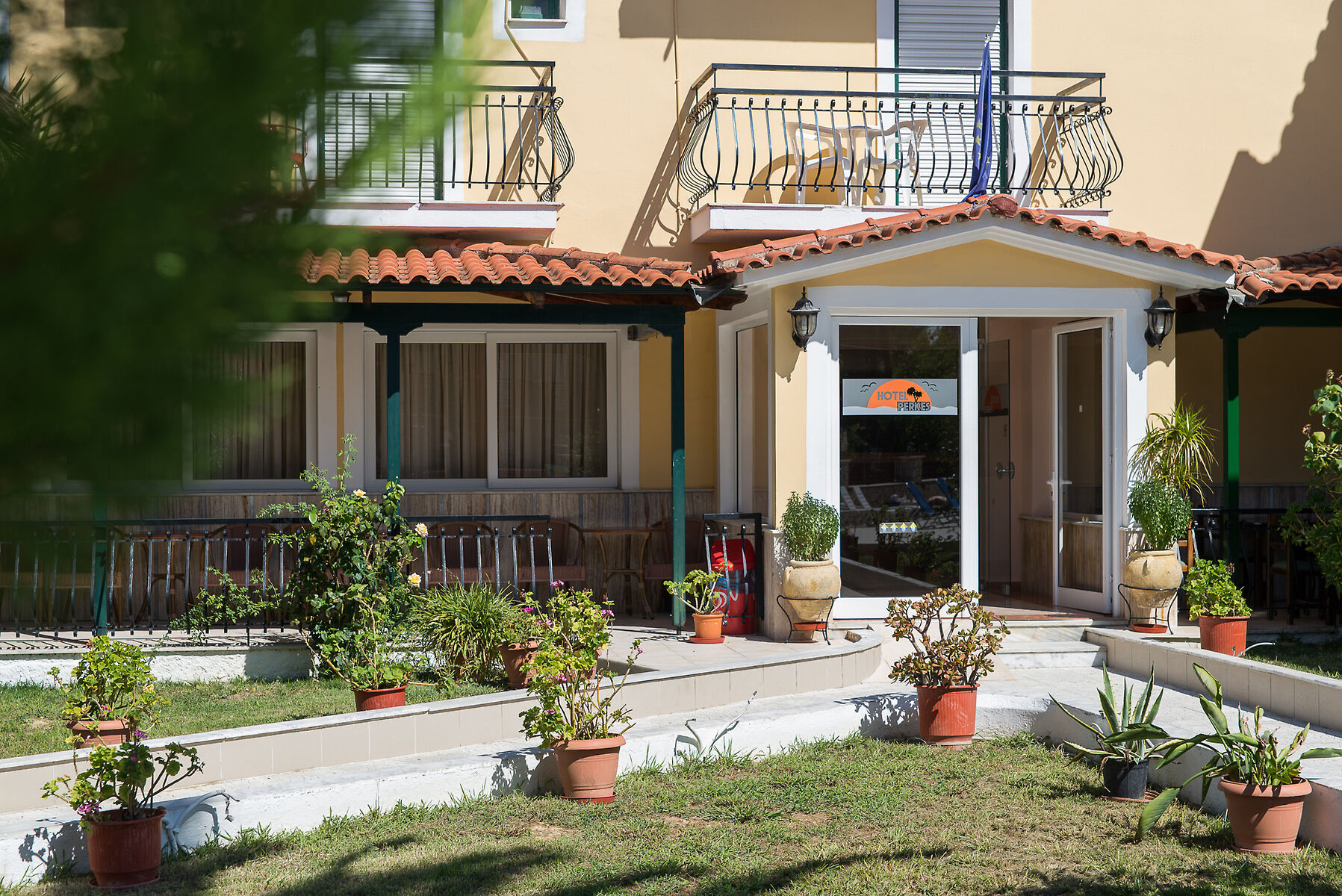 Hotel Perkes Complex image 2