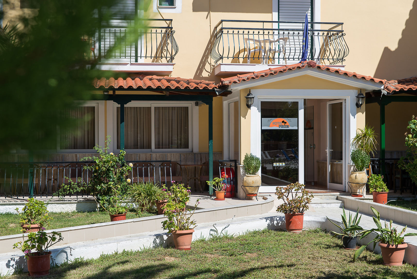 Hotel Perkes Complex image 1