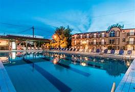 Hotel Perkes Complex.