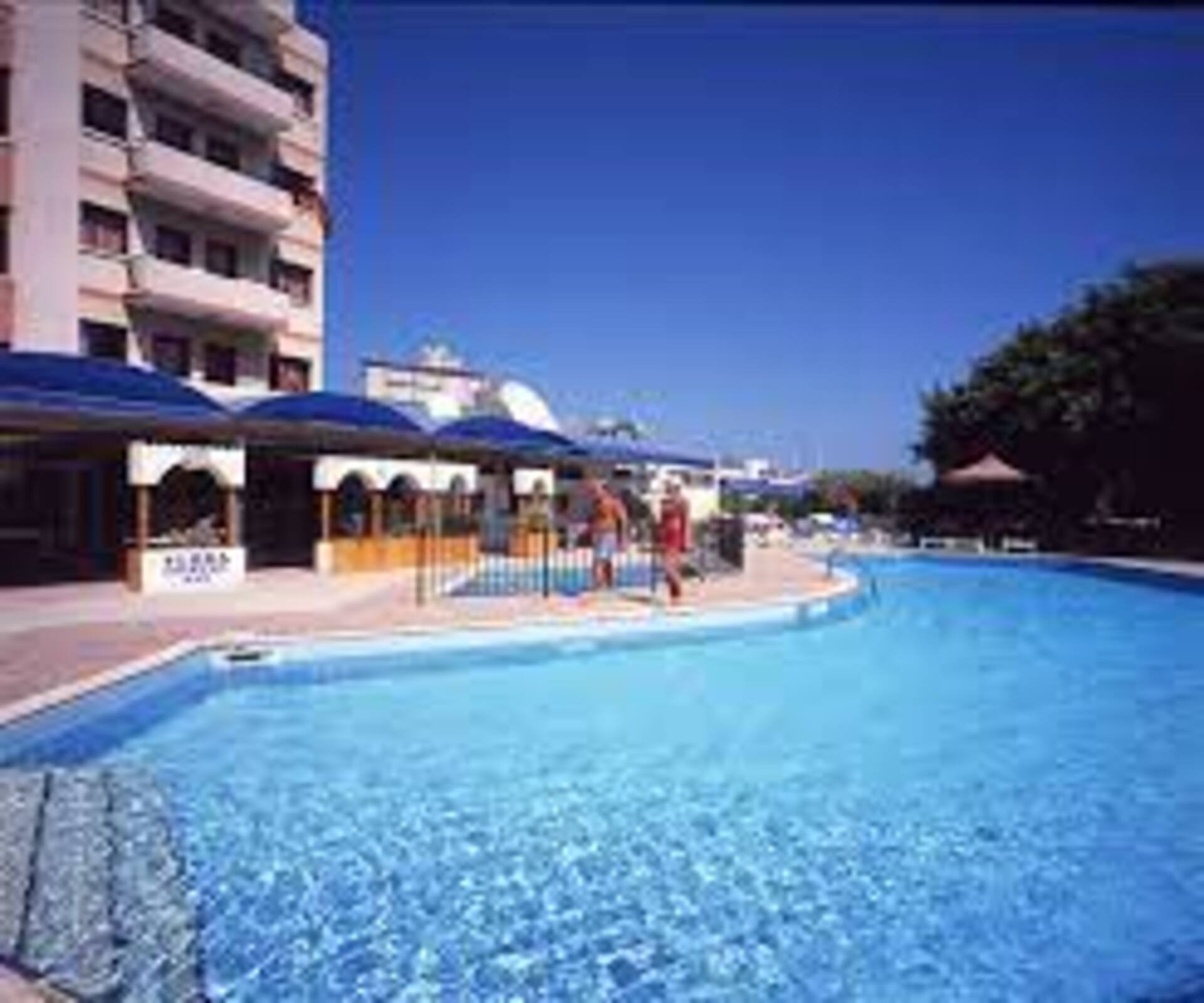 Flora Hotel Apartments image 3