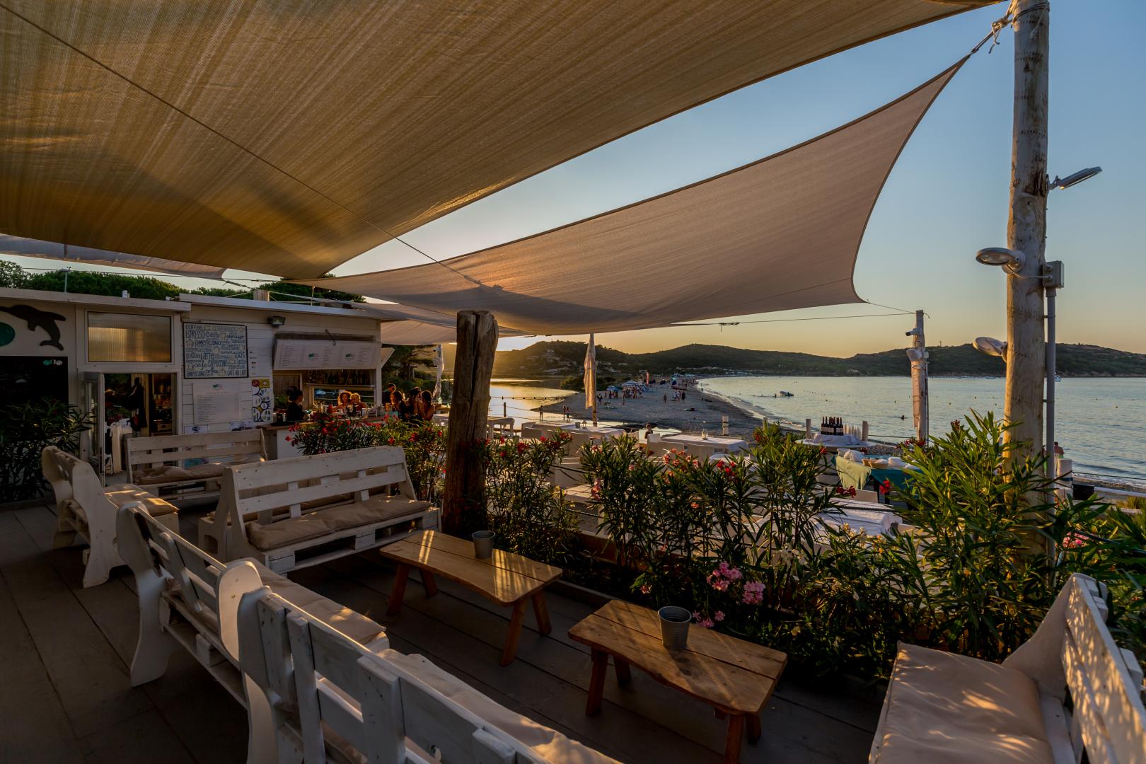 Zonsondergang vanaf het terras — Aparthotel Lu Nibareddu