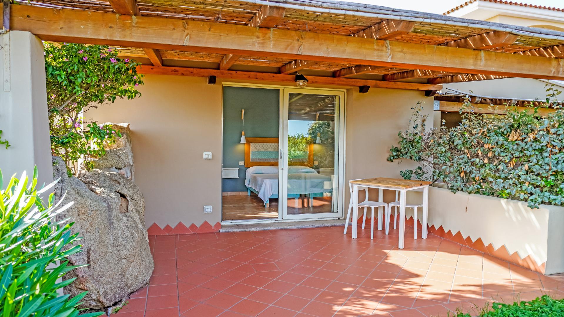 Binnenplaats — Aparthotel Lu Nibareddu