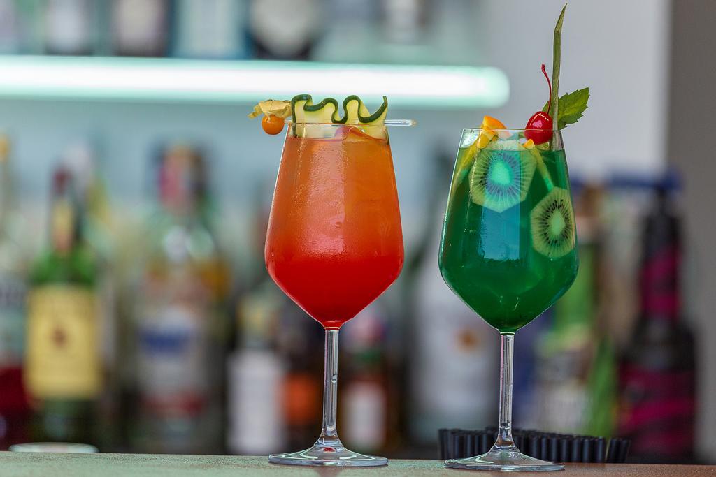 Bar met drankenselectie — Experience Hotel Corte Bianca