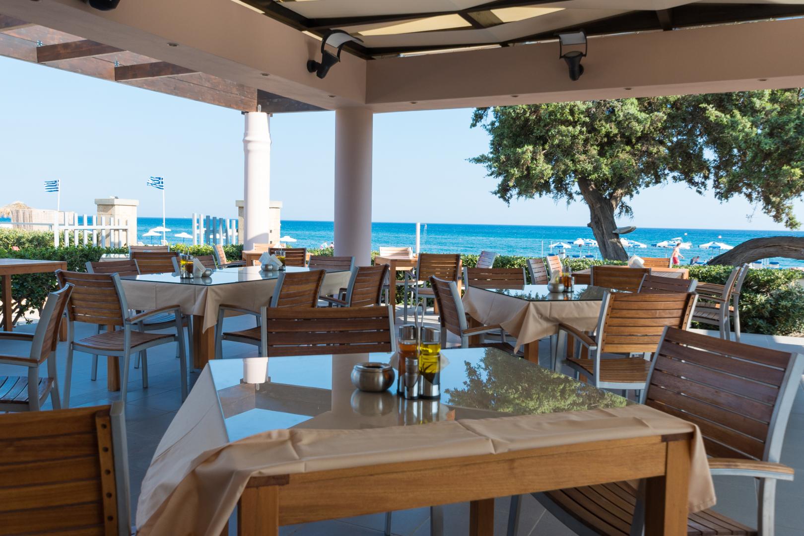 Amaryllis Beach Front Hotel foto 12