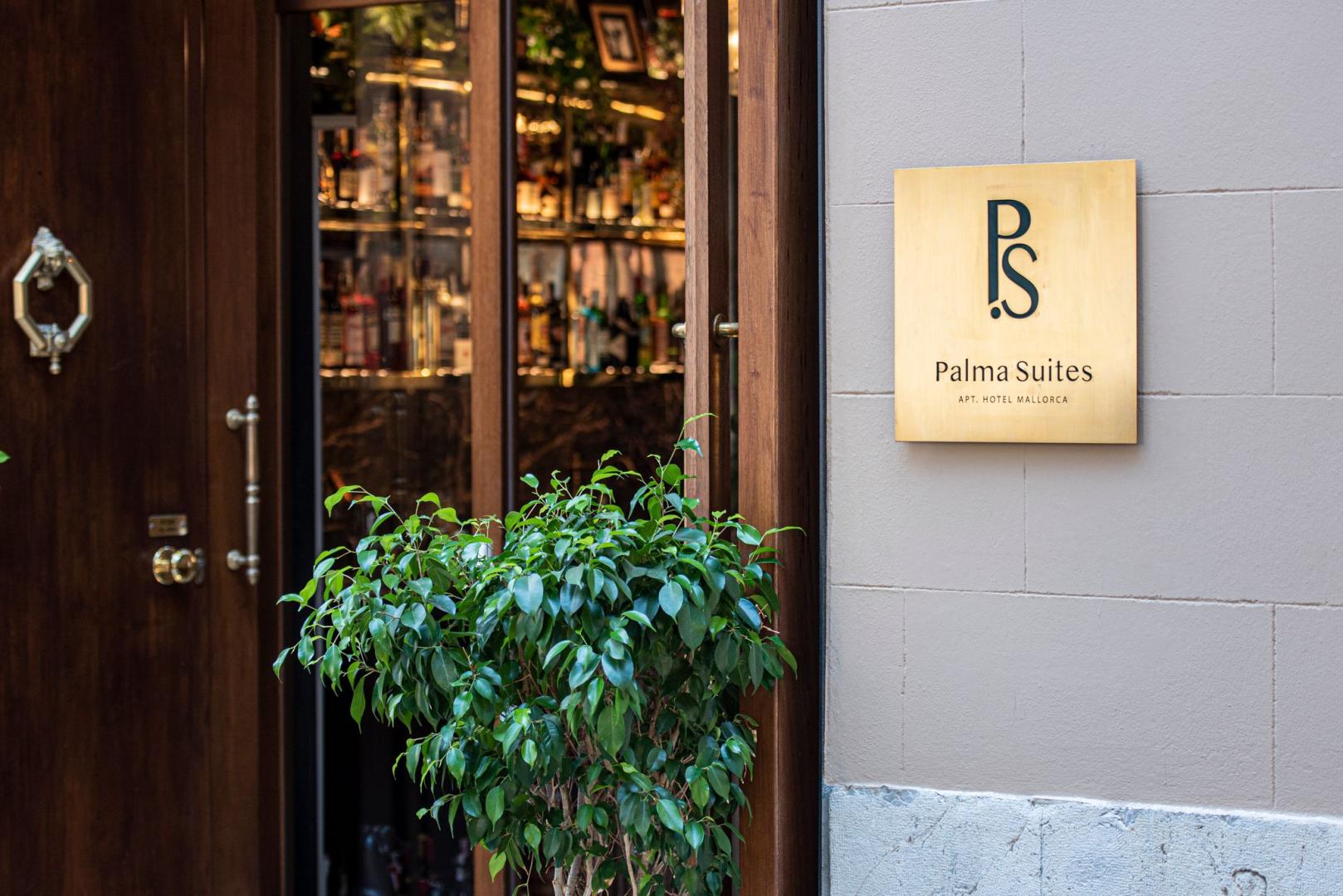 Hoofdingang van het hotel — Palma Suites