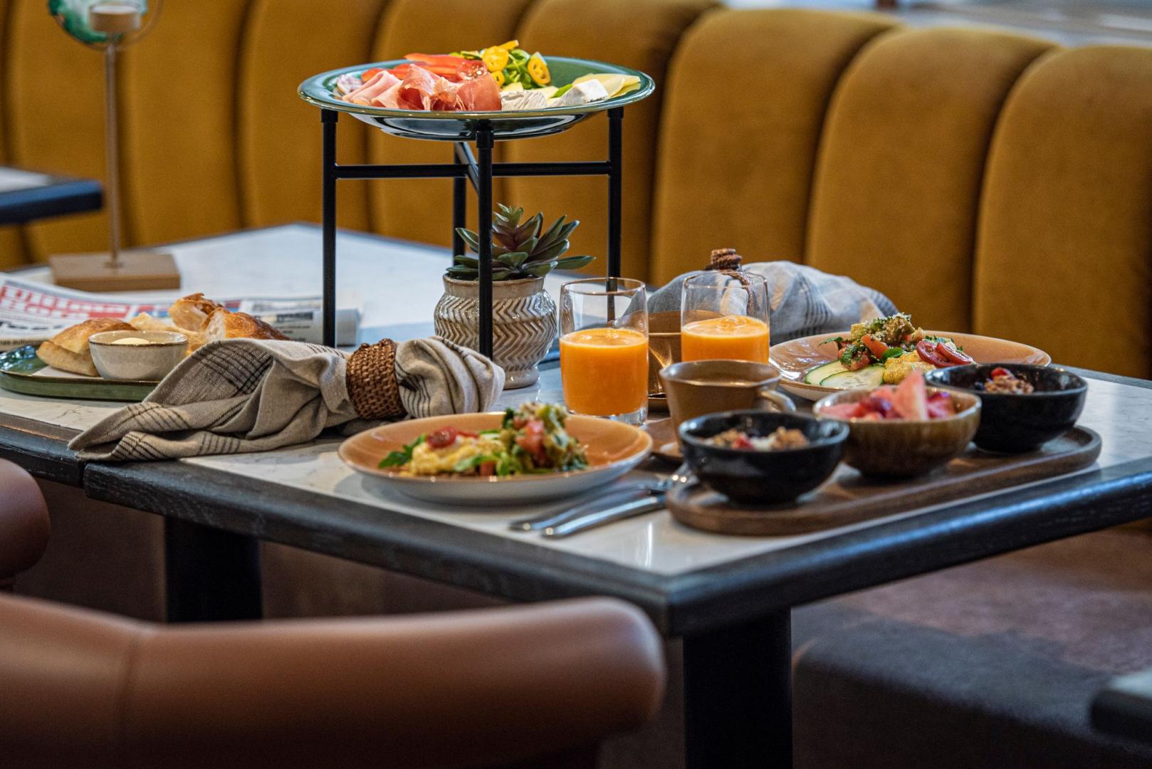 Ontbijtbuffet — Palma Suites