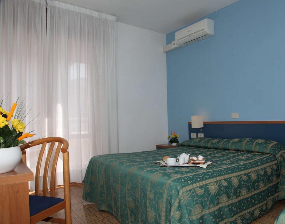 Hotel Pigalle foto 2