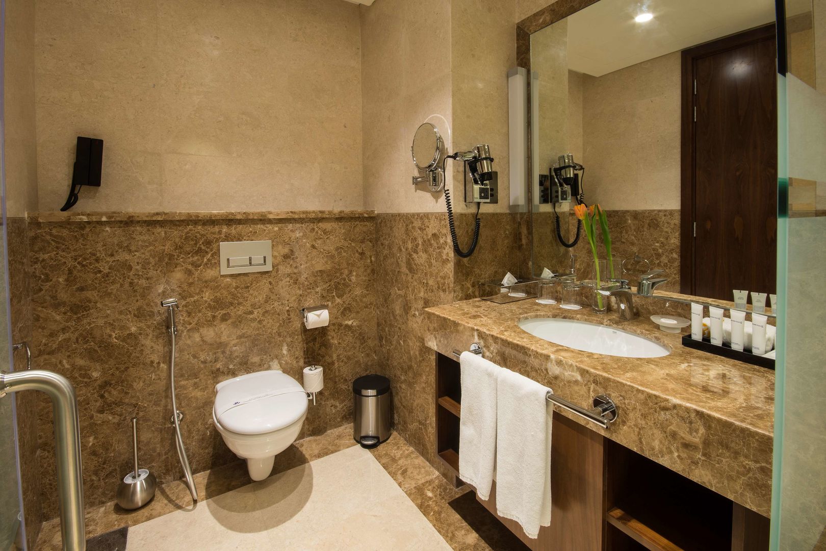 Golden Tulip Media Hotel foto 83