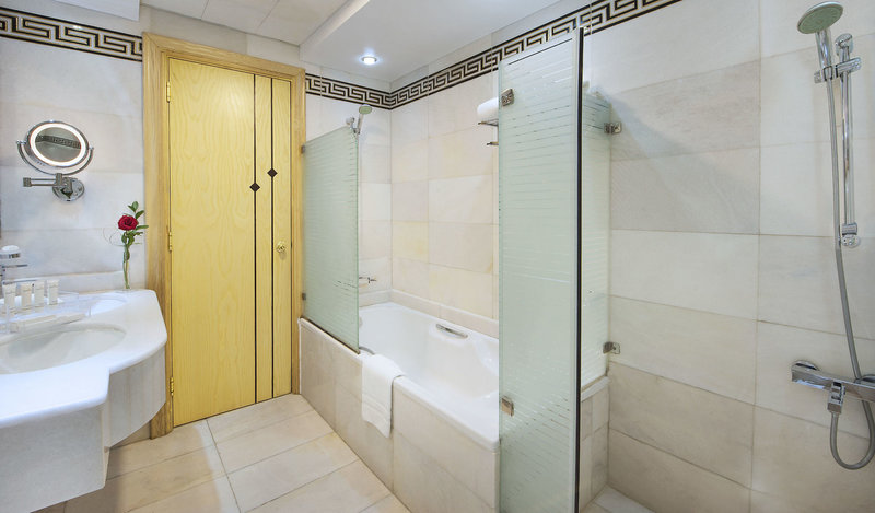 Golden Tulip Media Hotel foto 14