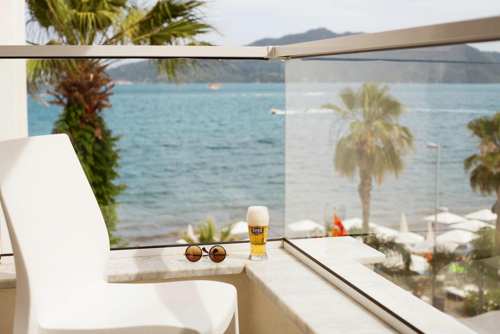 The Beachfront Hotel foto 8