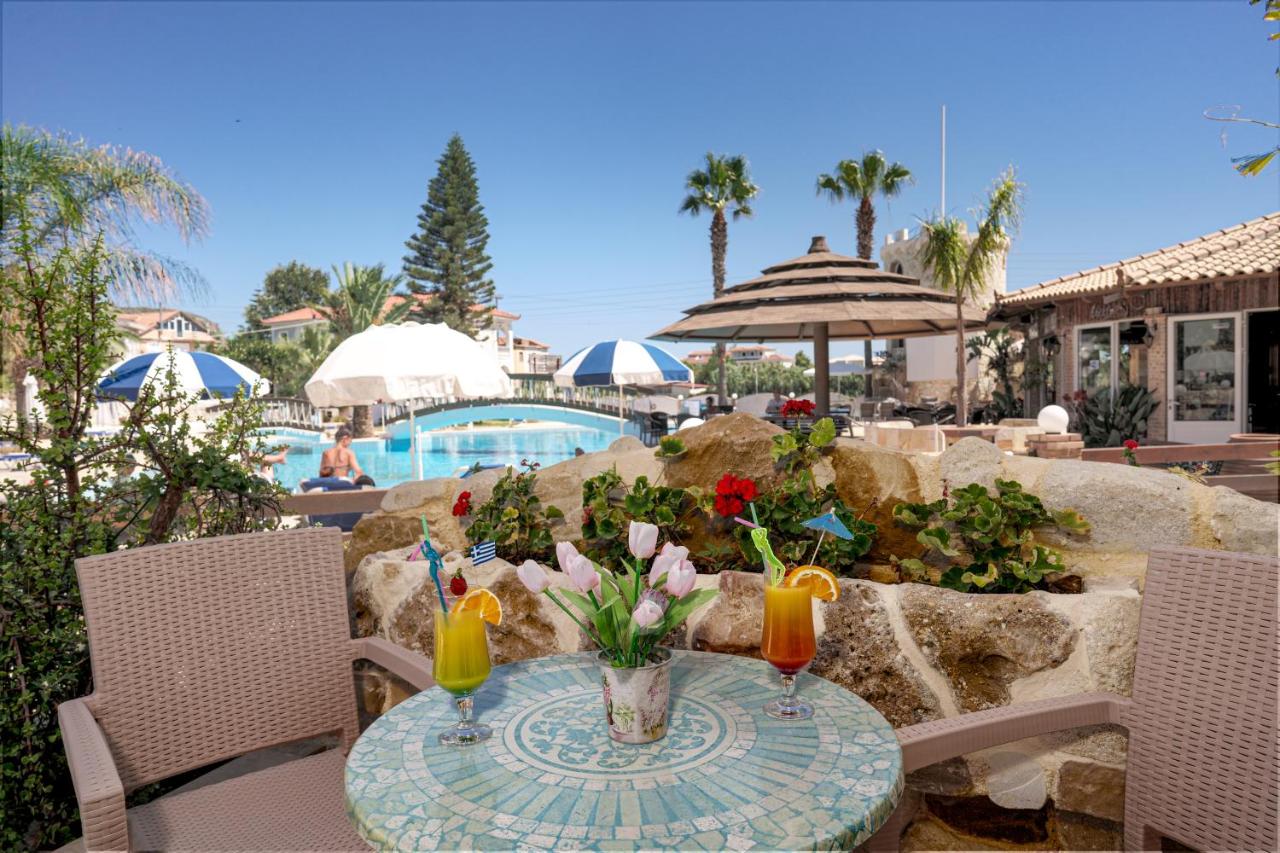 Antonis Apartments & Pool Bar foto 12